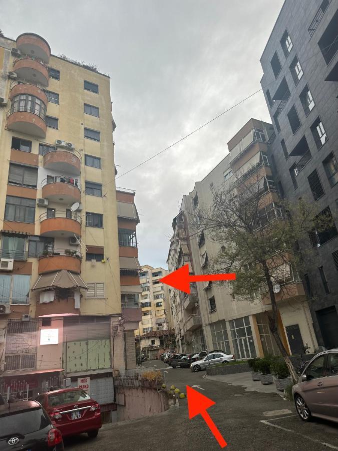 Amos City Center Apartment Tirana Buitenkant foto